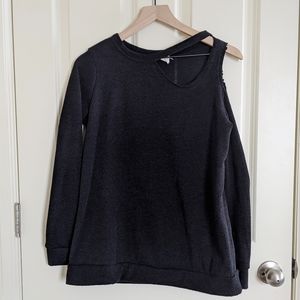 1.4.3 Story by Lineup Cut Neckline Sweater